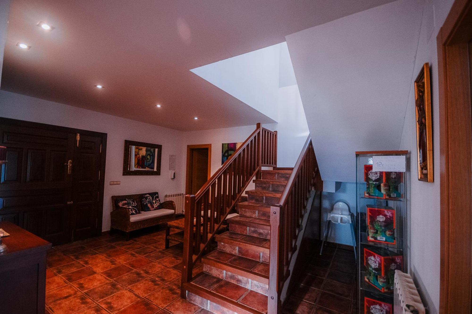 Villa Tiviti Oviedo Exterior photo